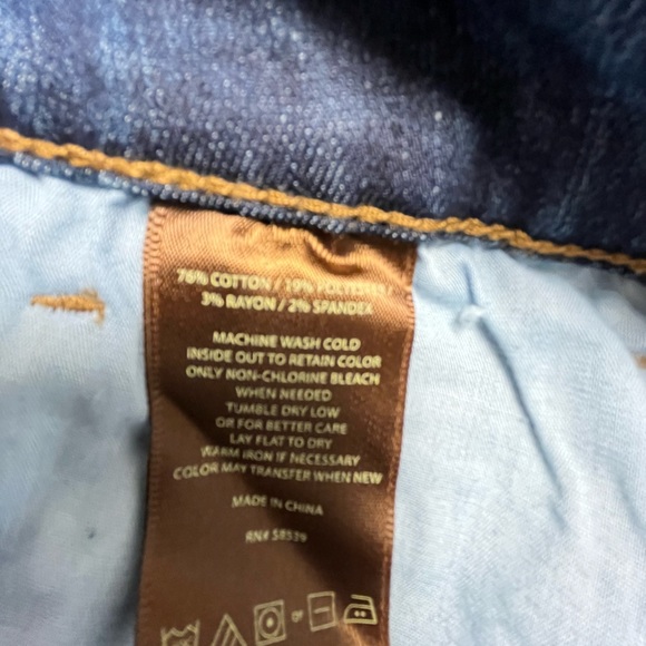 Kut from the Kloth Stevie Straight Leg (Admiration Wash) size 12 NWT - Picture 10 of 11